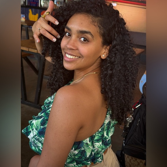 Meet your Posher, Andrealis - Picture 1 of 1